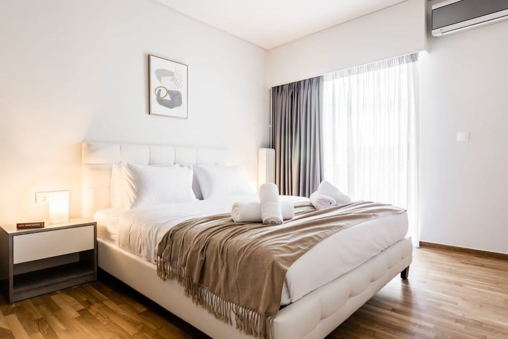 Spacious and Sunlit Seaside Flat Apartment 2