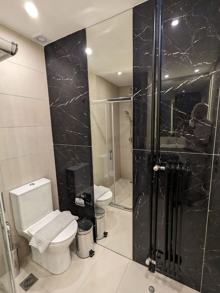 Spacious and Sunlit Seaside Flat Apartment 18