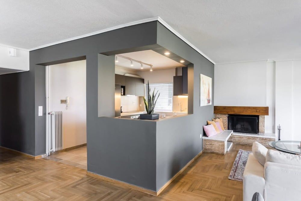 Spacious and Sunlit Seaside Flat Apartment 30