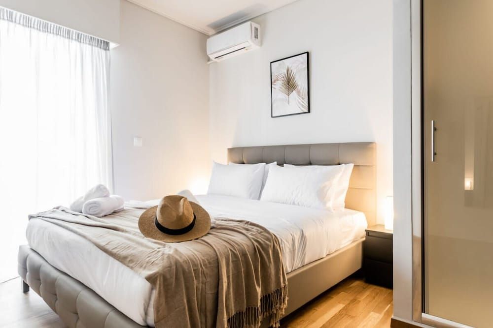 Spacious and Sunlit Seaside Flat Apartment 3