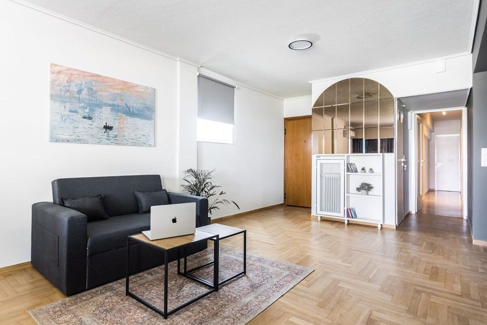 Spacious and Sunlit Seaside Flat Apartment 36