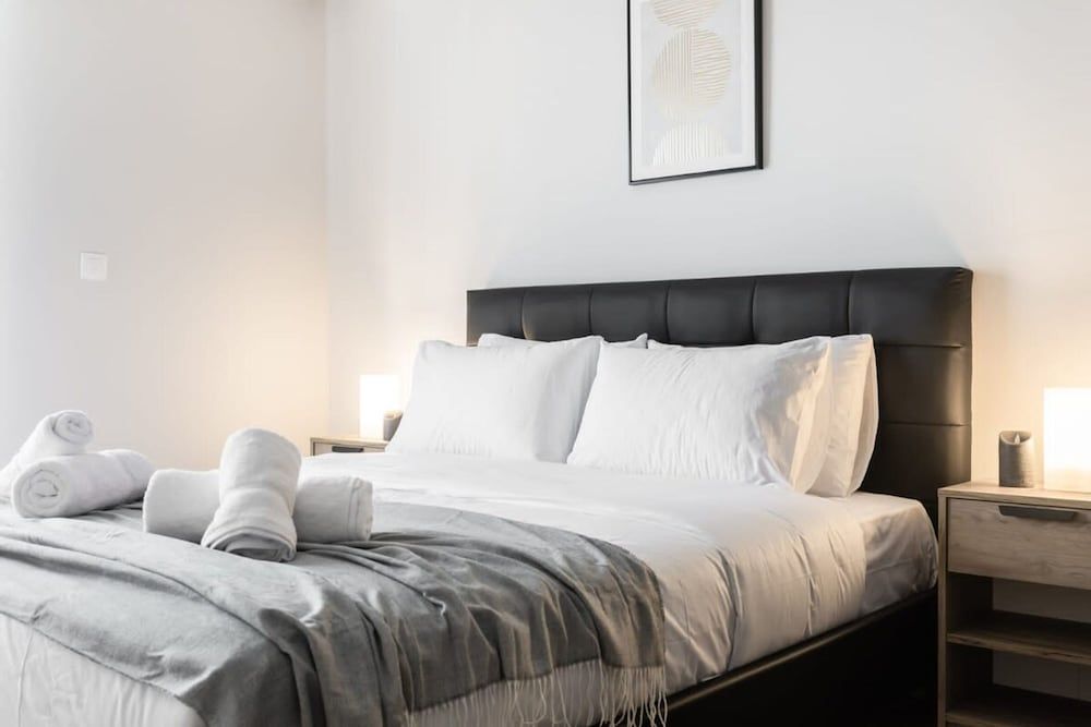 Spacious and Sunlit Seaside Flat Apartment 5