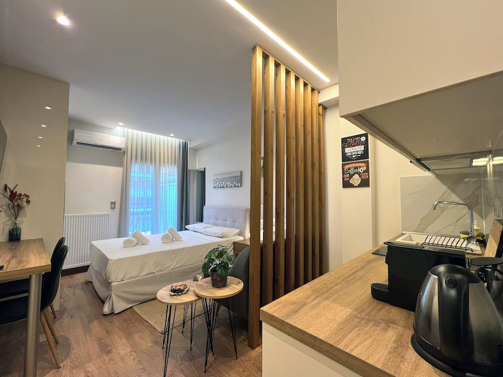 Deluxe Suite, City View