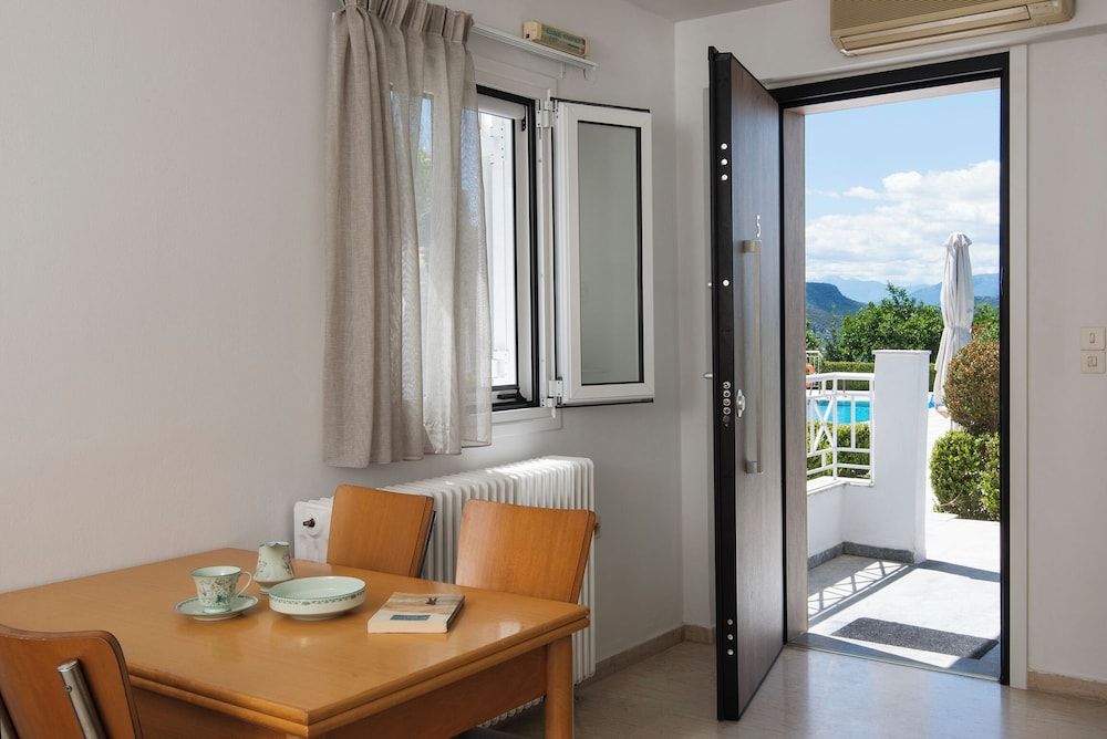 Apartment, 1 Bedroom, Non Smoking, Pool View