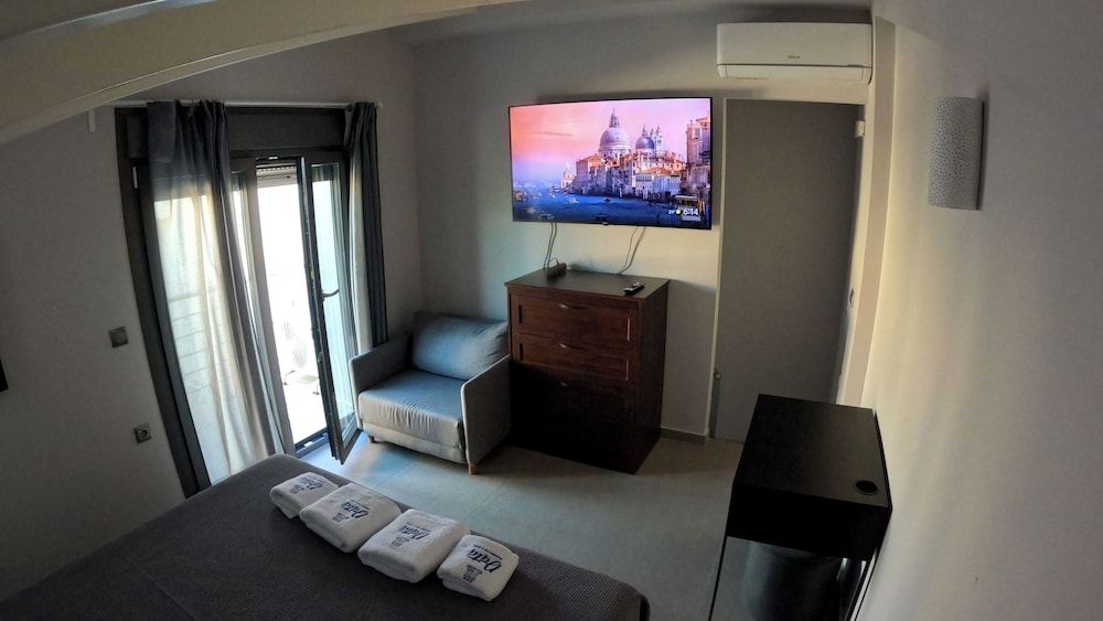 Data Maisonettes Deluxe Suite, Balcony, City View 3