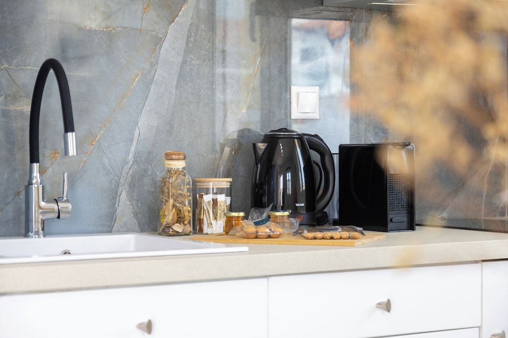 Your Destination Deluxe Apartment 3