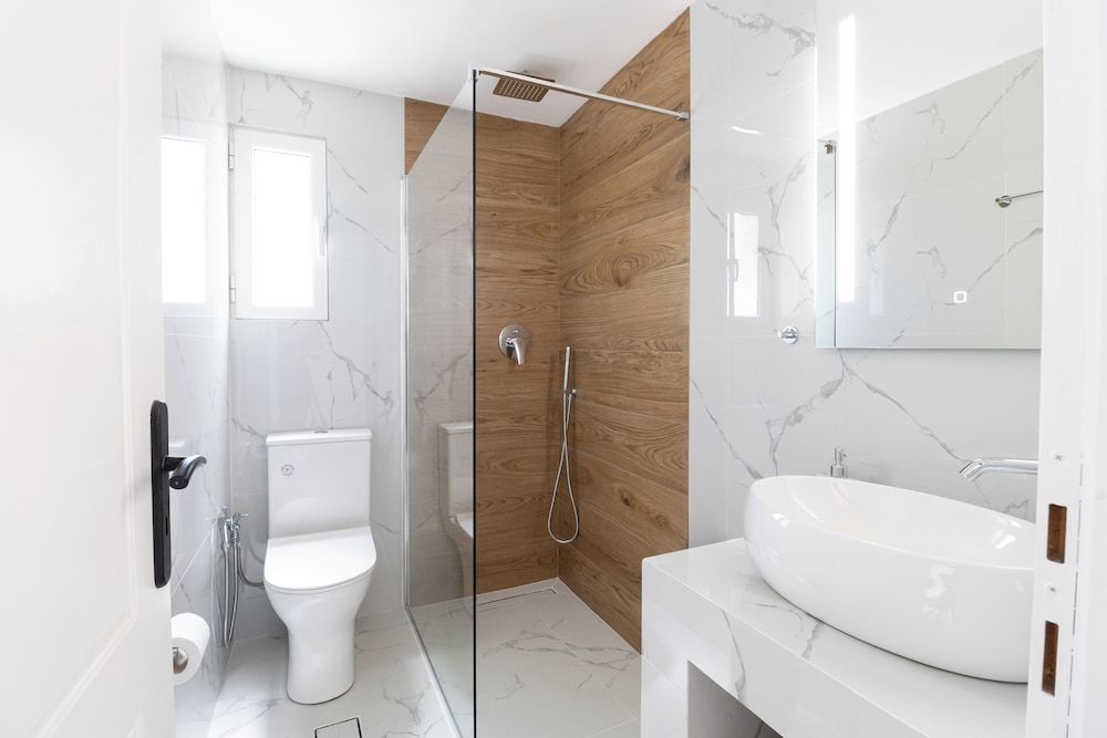 Your Destination Superior Apartment 7