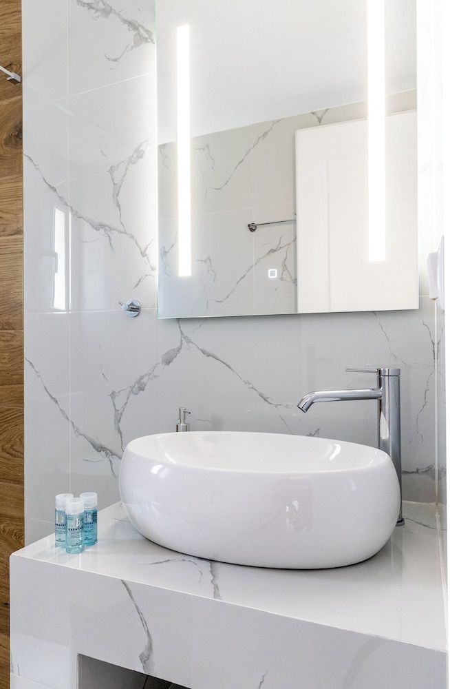 Your Destination Superior Apartment 11