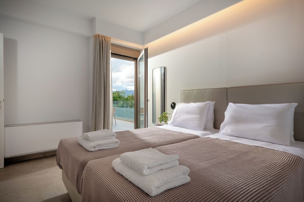 Luxury Apartment, 2 Bedrooms, Garden View