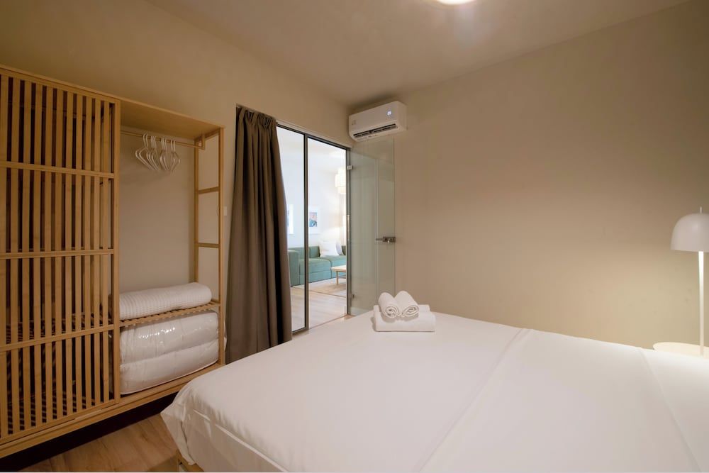 Deluxe Apartment, City View