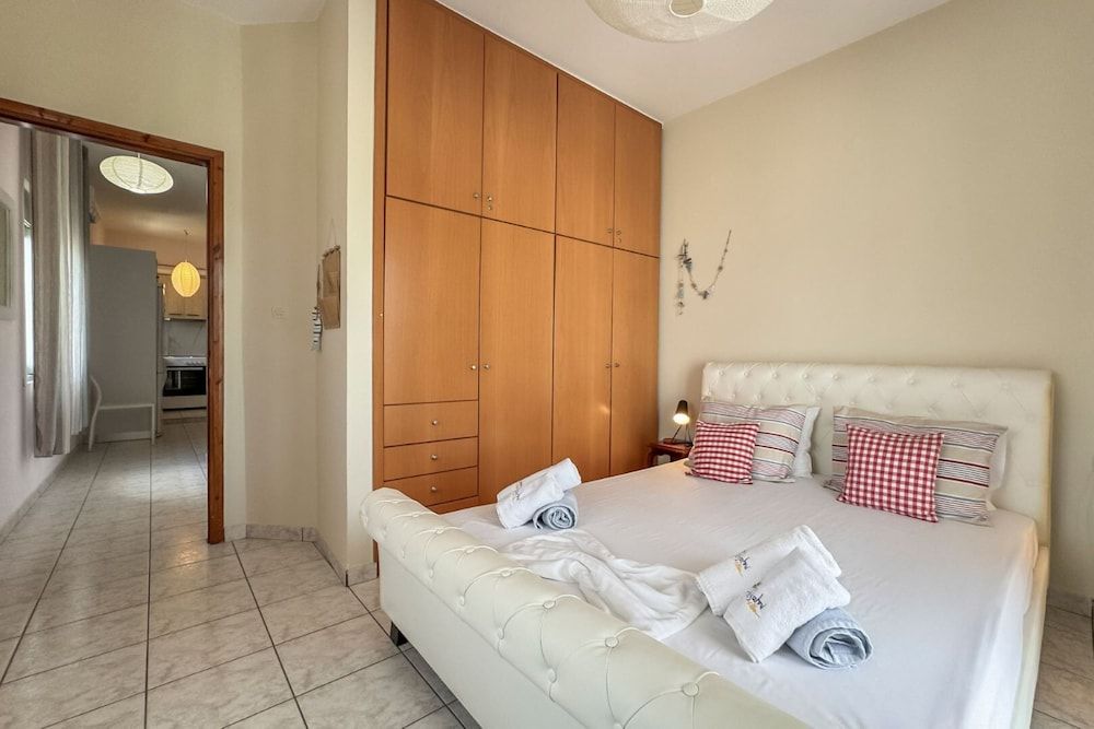 Basic Apartment, 1 Queen Bed with Sofa bed, Balcony, Beachfront