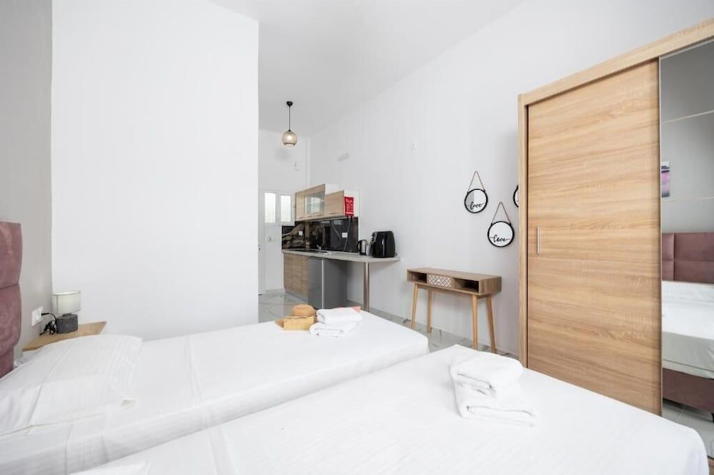 Deluxe Studio, Balcony