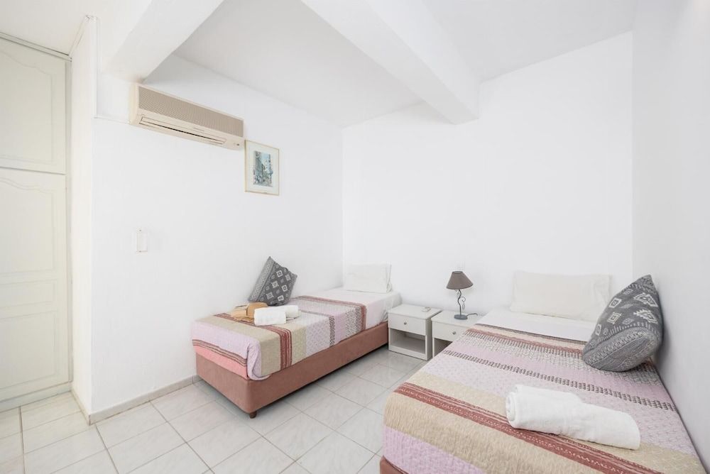 Apartment, 2 Bedrooms, Balcony, Partial Sea View