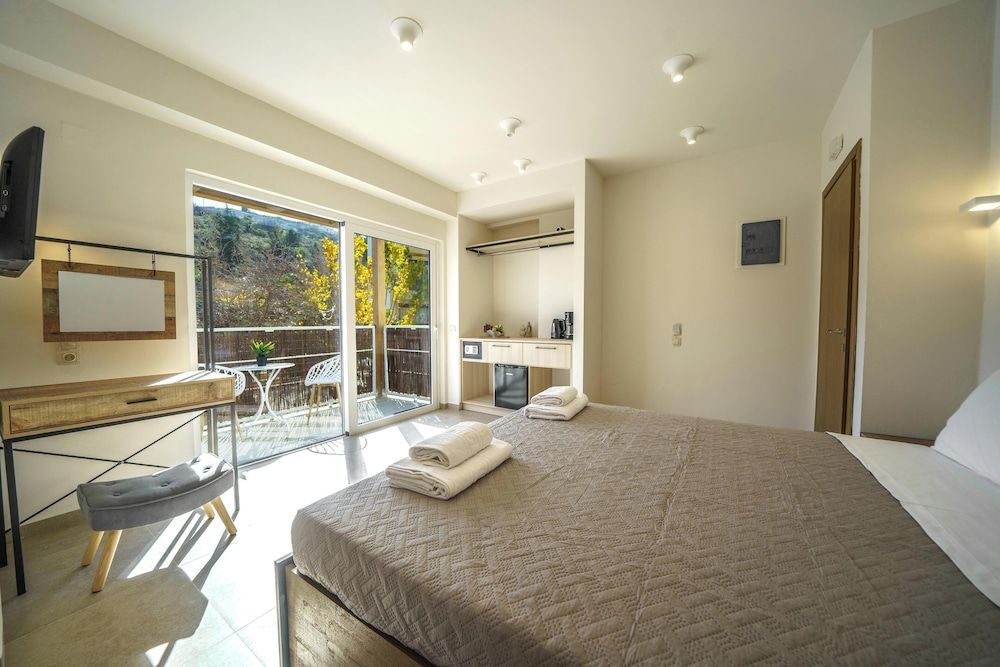 Superior Suite, Balcony, Mountain View