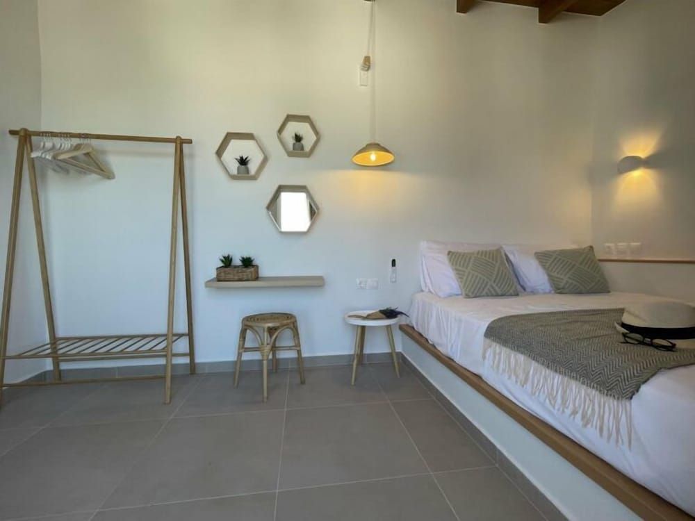 HARBOUR LIGHTS by Smaris Collection Deluxe Studio, Balcony, Sea View 3