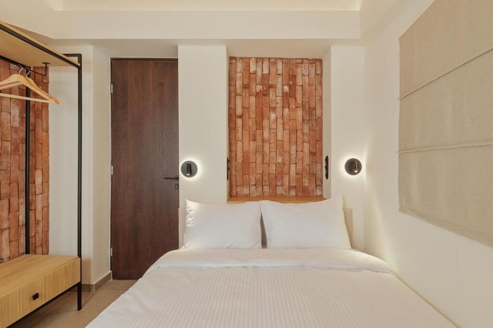 12 Pyles Living History Superior Double Room (12)