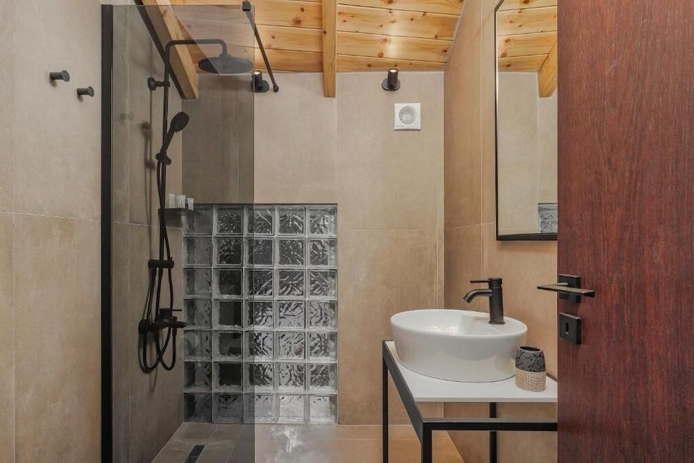 12 Pyles Living History Superior Double Room (22) 6