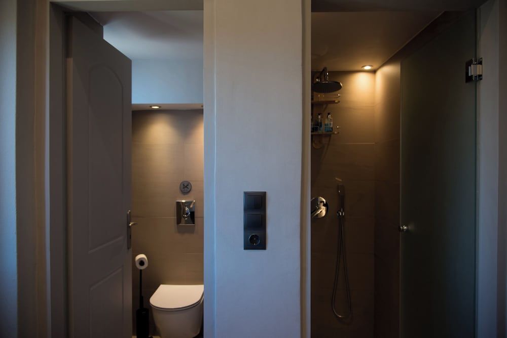 ILION Air Host - Near Athens International Airport Studio Suite, Garden View, Ground Floor 6