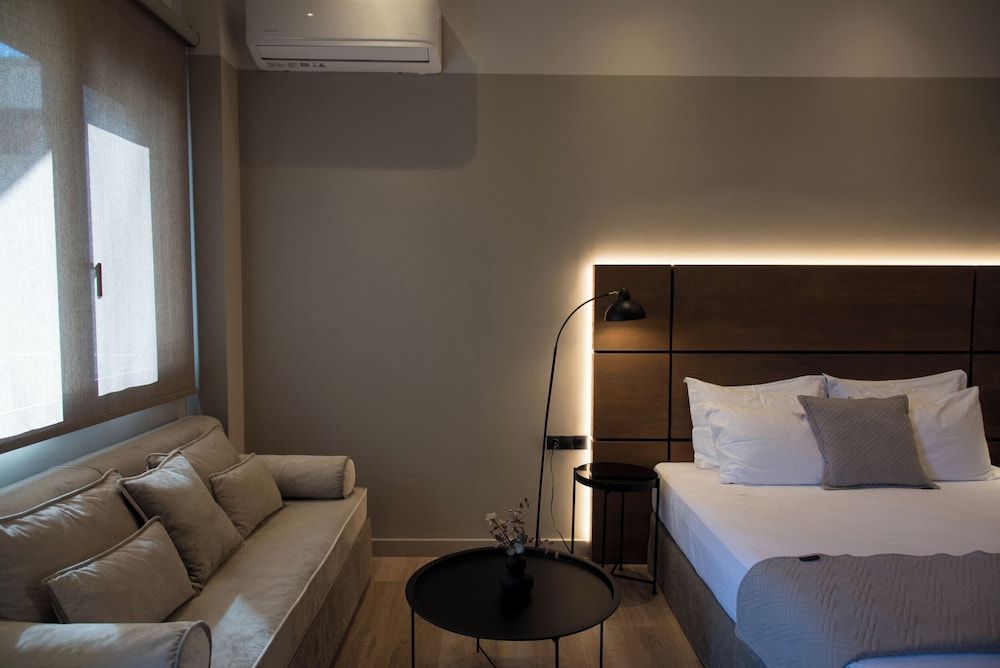 ILION Air Host - Near Athens International Airport Studio Suite, Garden View, Ground Floor 2