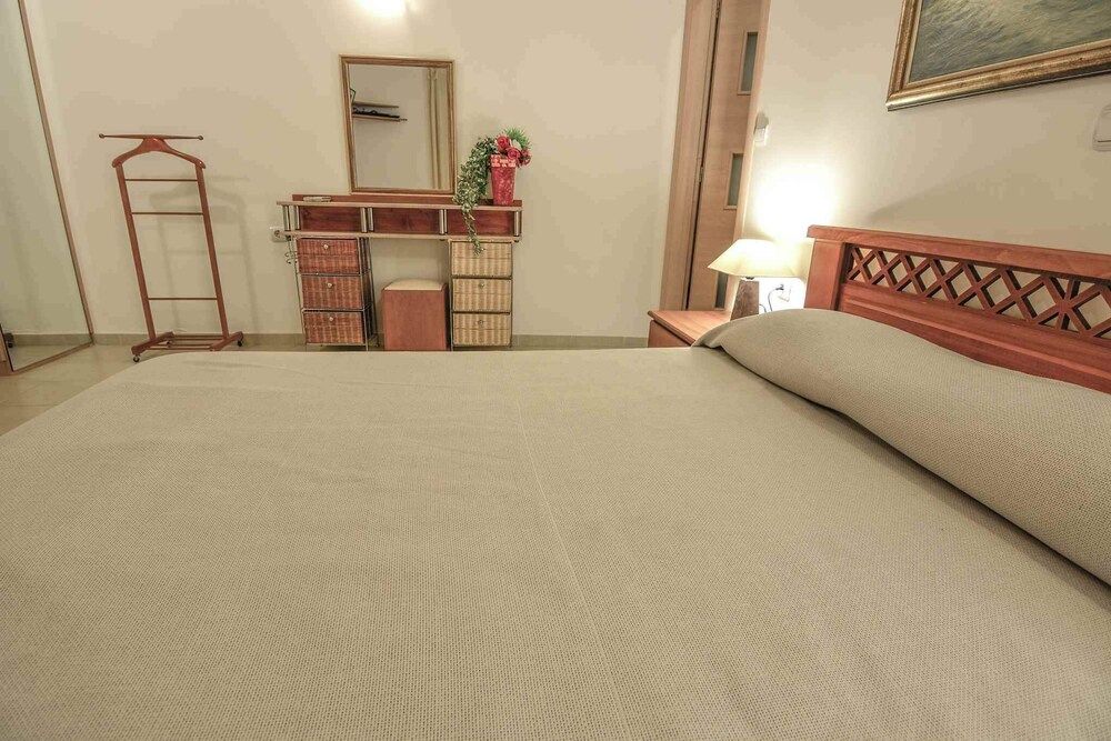 Deluxe Suite, Garden View