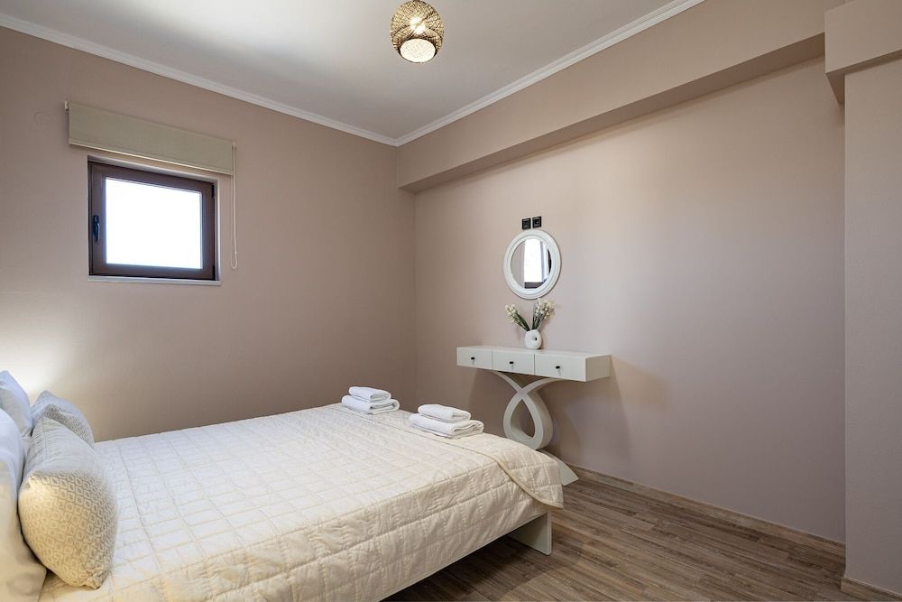 Family Apartment, 2 Bedrooms, Balcony, Mountain View