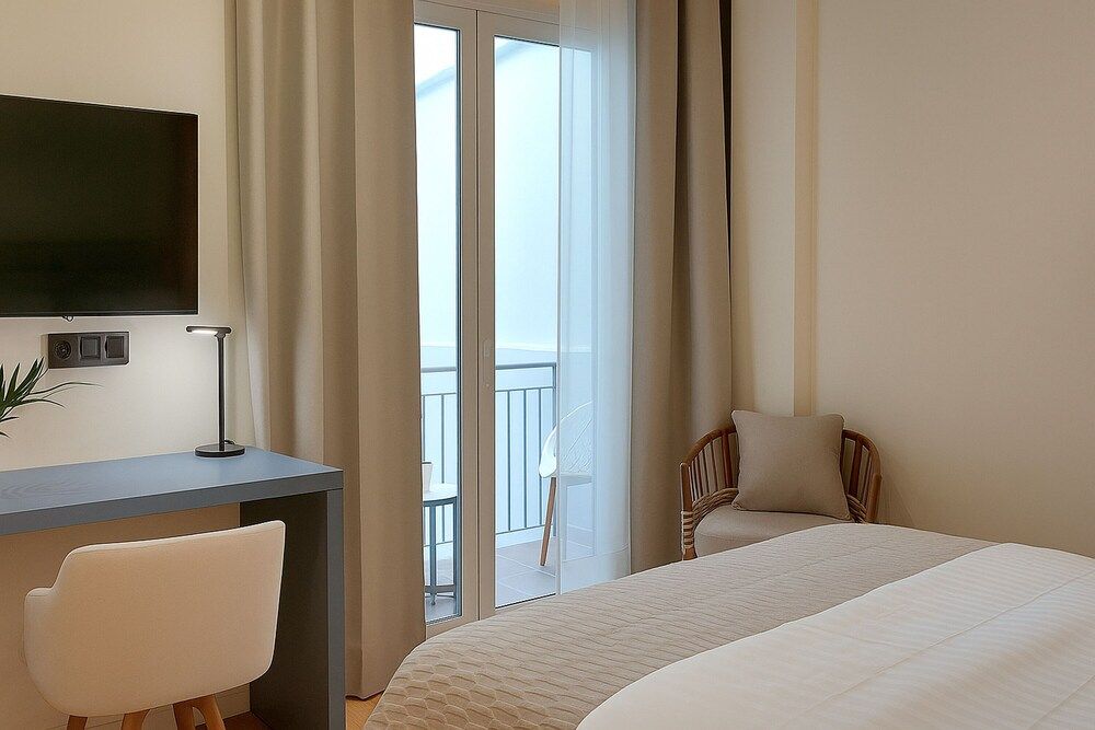 Elite Patras Suites Deluxe Double Room 17