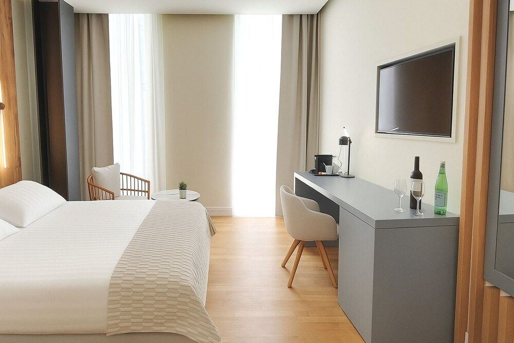 Elite Patras Suites Deluxe Double Room 21