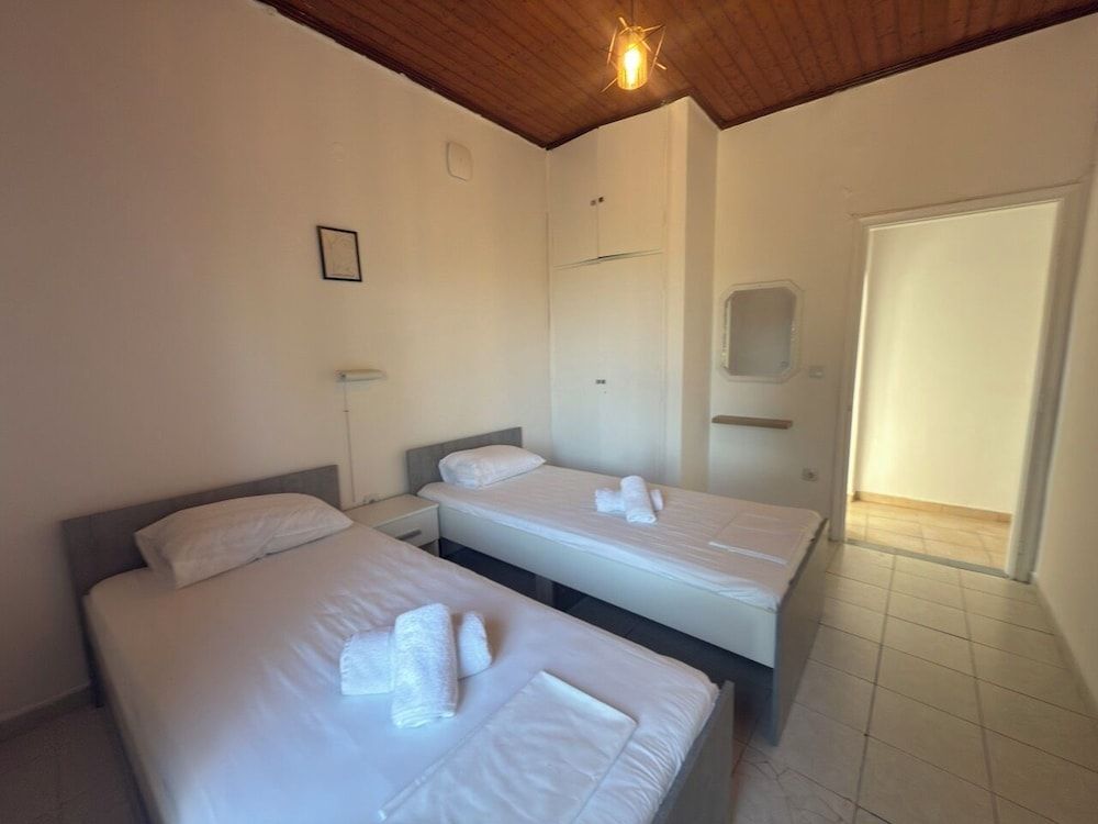 Standard Studio, 2 Twin Beds, Terrace, Garden View