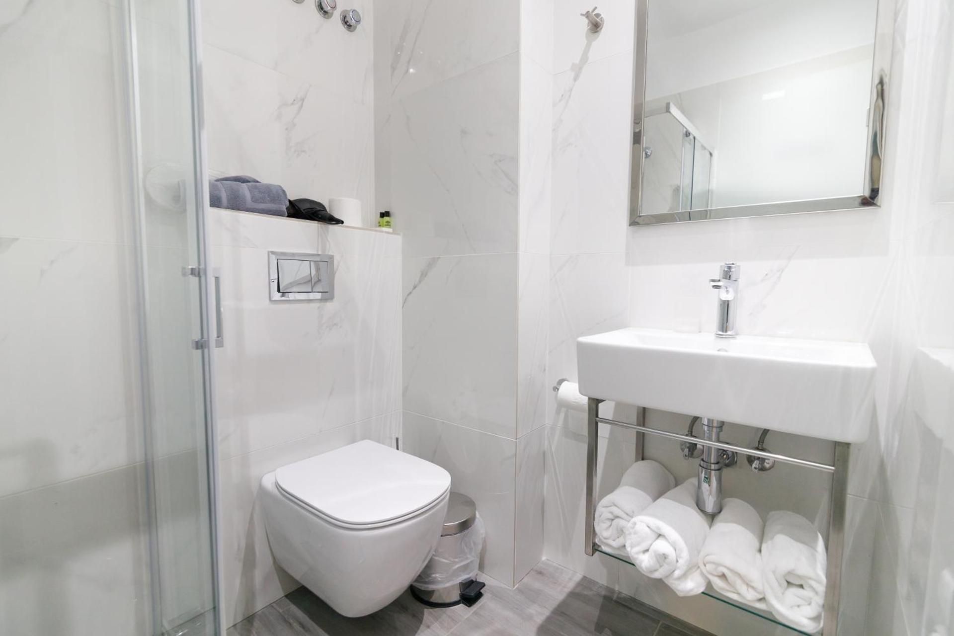 Double or Twin Room with Sea View