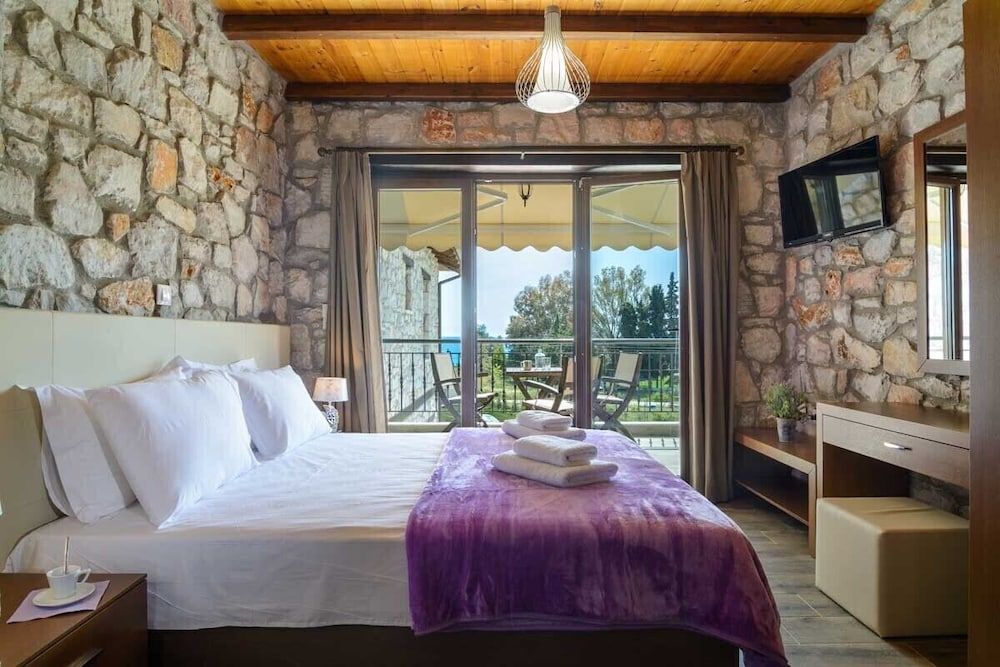 Aktaia | One-Bedroom Sea View Apartment with Balcony