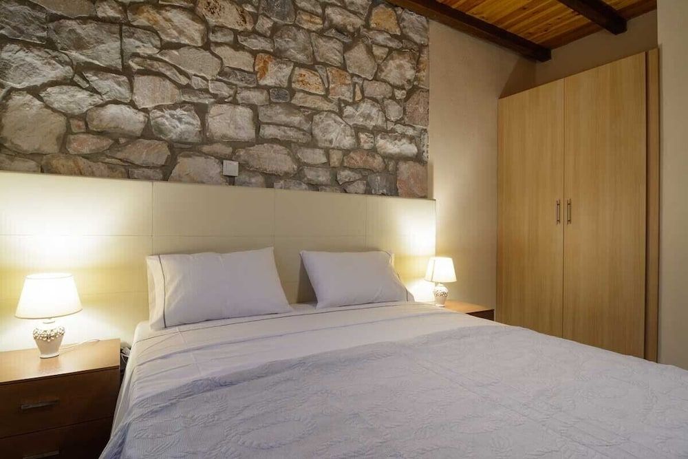 Themisto | One-Bedroom Sea View Apartment with Balcony