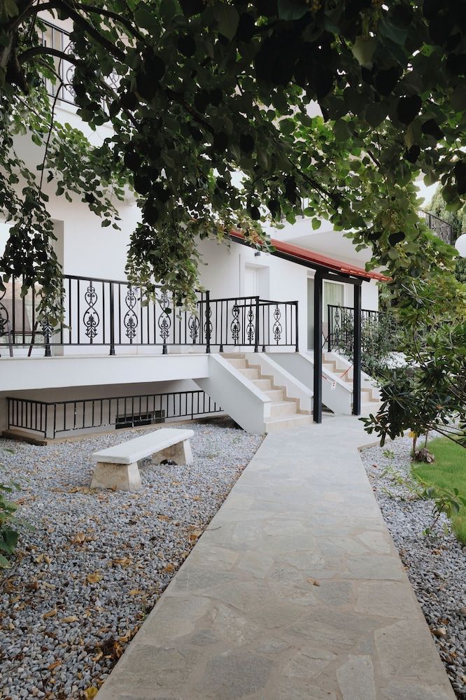 Standard Double Room, Balcony, Garden View