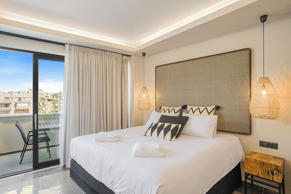 City View Luxury Suite with Jacuzzi