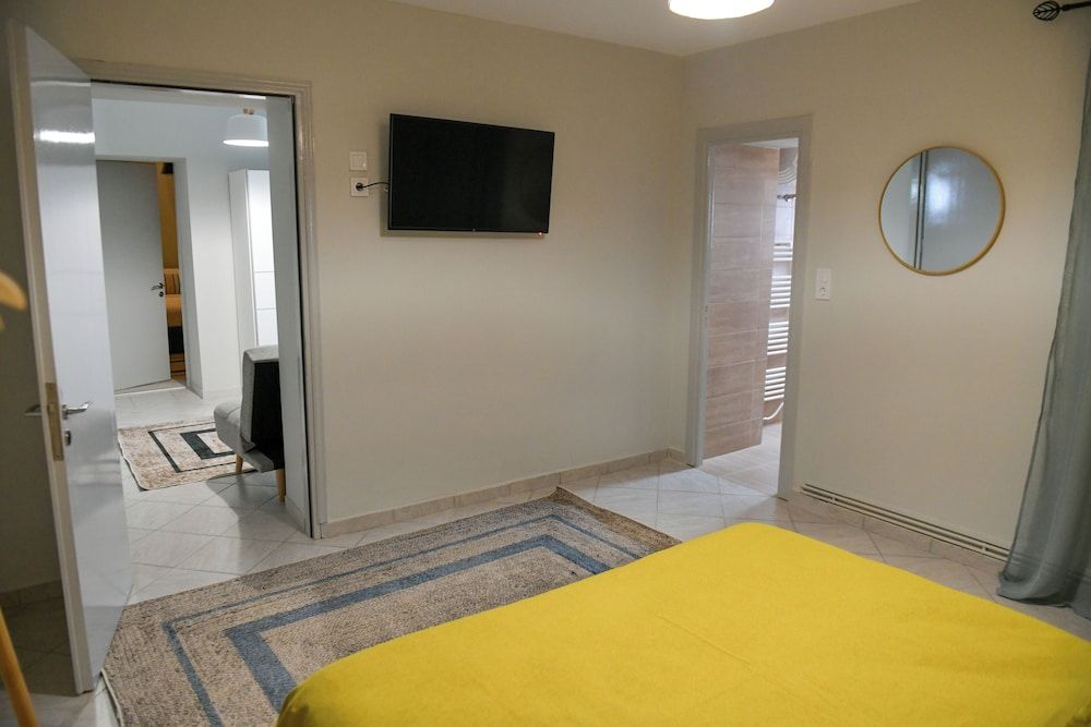 Vayas Residences Legacy House, 2 Bedrooms, Garden View 24