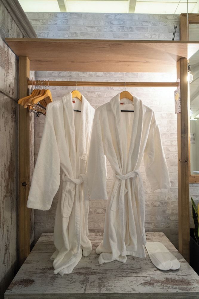 Vayas Residences Legacy Cottage, Garden View 15