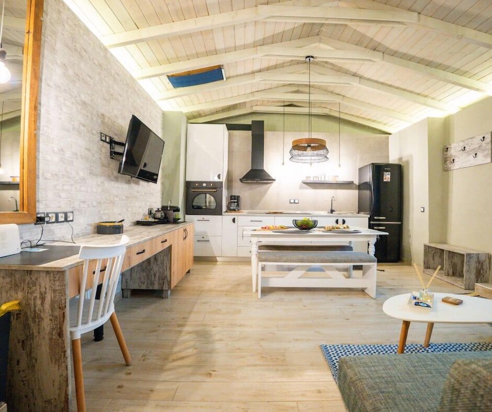 Vayas Residences Legacy