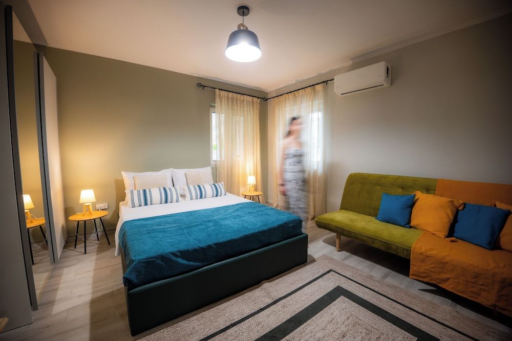 Vayas Residences Legacy House, 2 Bedrooms, Garden View 9