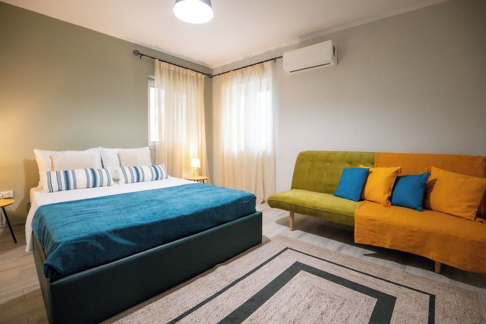 Vayas Residences Legacy House, 2 Bedrooms, Garden View 6