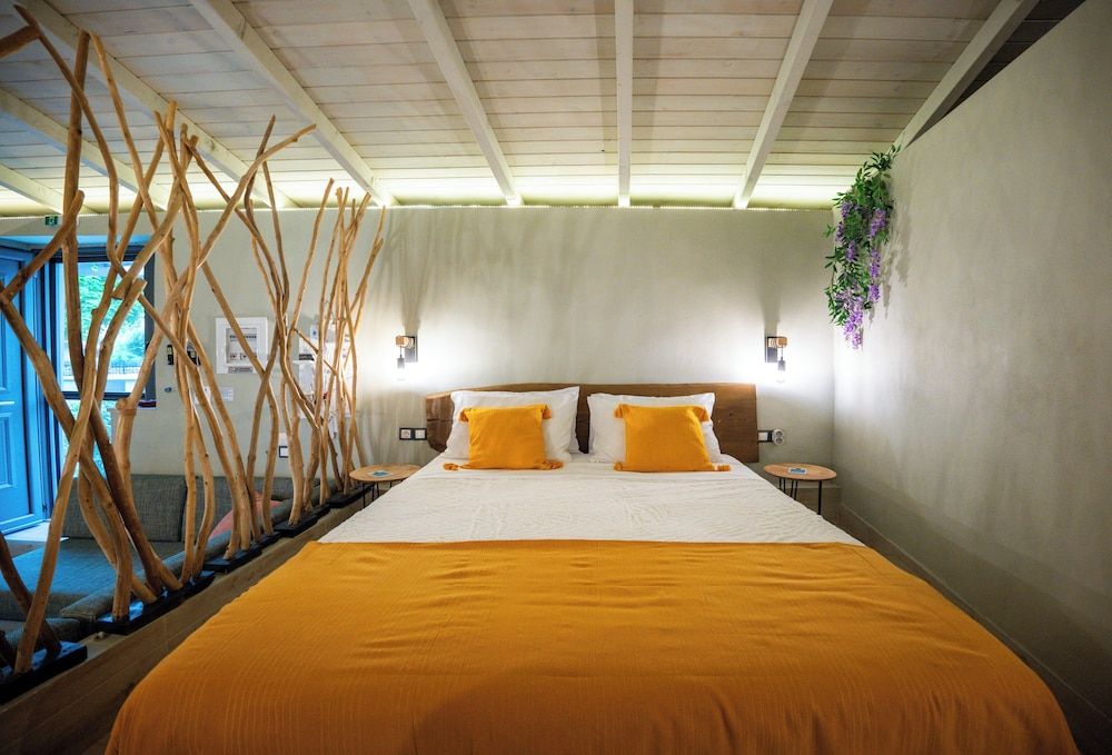 Vayas Residences Legacy Cottage, Garden View 4