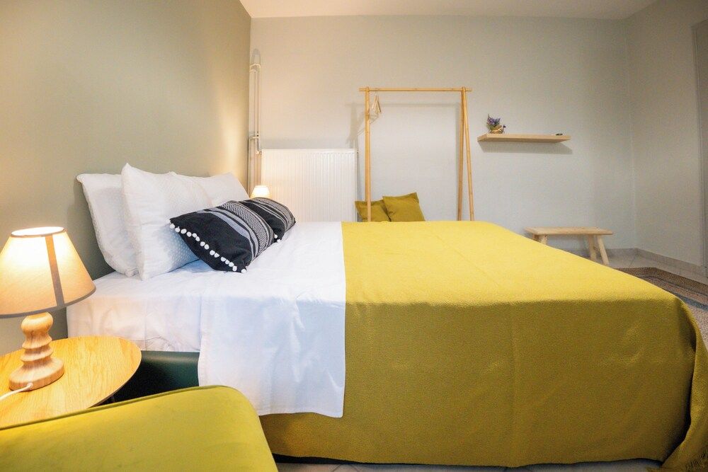 Vayas Residences Legacy House, 2 Bedrooms, Garden View 5