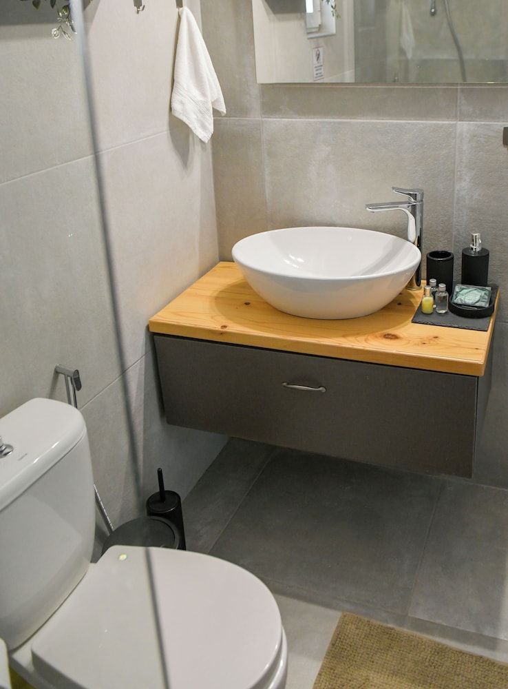 Vayas Residences Legacy House, 2 Bedrooms, Garden View 22