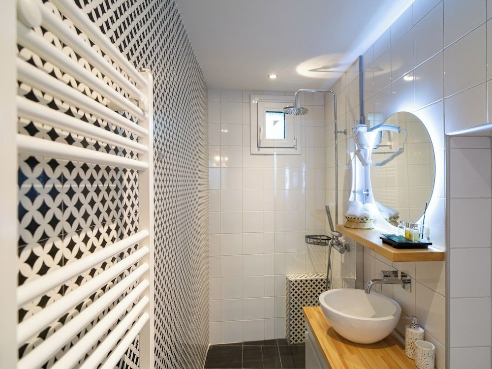 Vayas Residences Legacy Cottage, Garden View 22