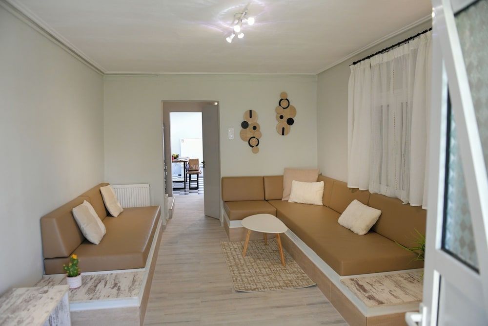 Vayas Residences Legacy House, 2 Bedrooms, Garden View 14