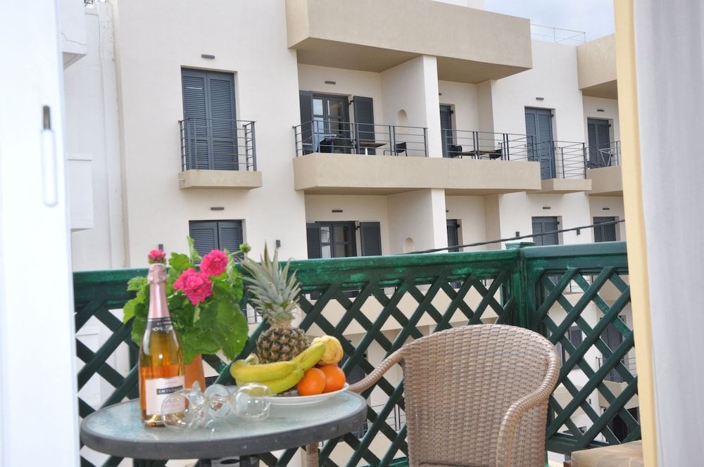 Helen Suites Classic Apartment, Balcony, City View 7