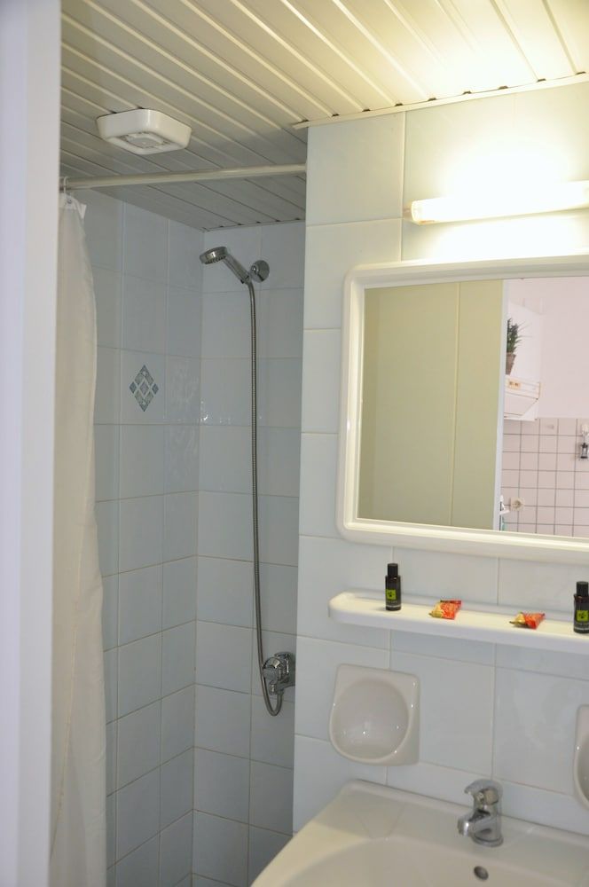 Helen Suites Classic Triple Room, Balcony, City View 14