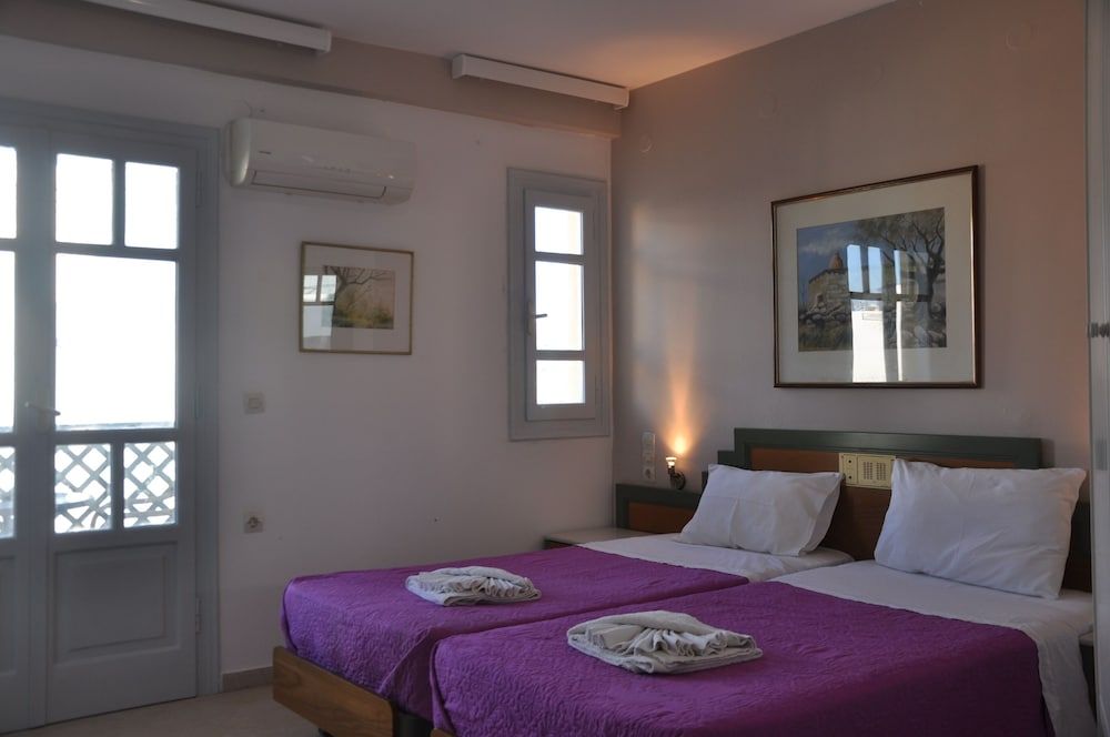 Helen Suites Classic Double Room, Balcony, City View 3