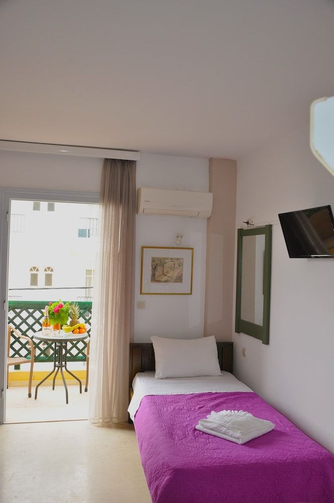 Helen Suites Classic Apartment, Balcony, City View 2