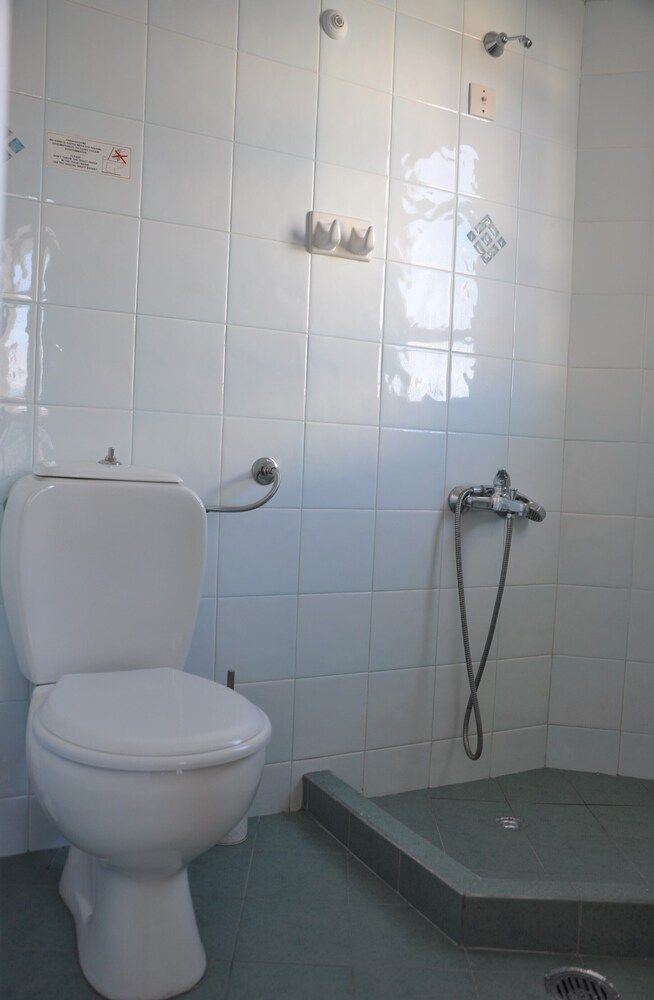 Helen Suites Classic Triple Room, Balcony, City View 13