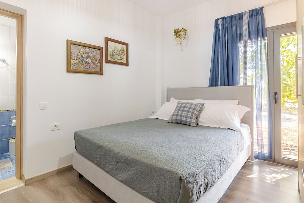 Classic Villa, Sea View