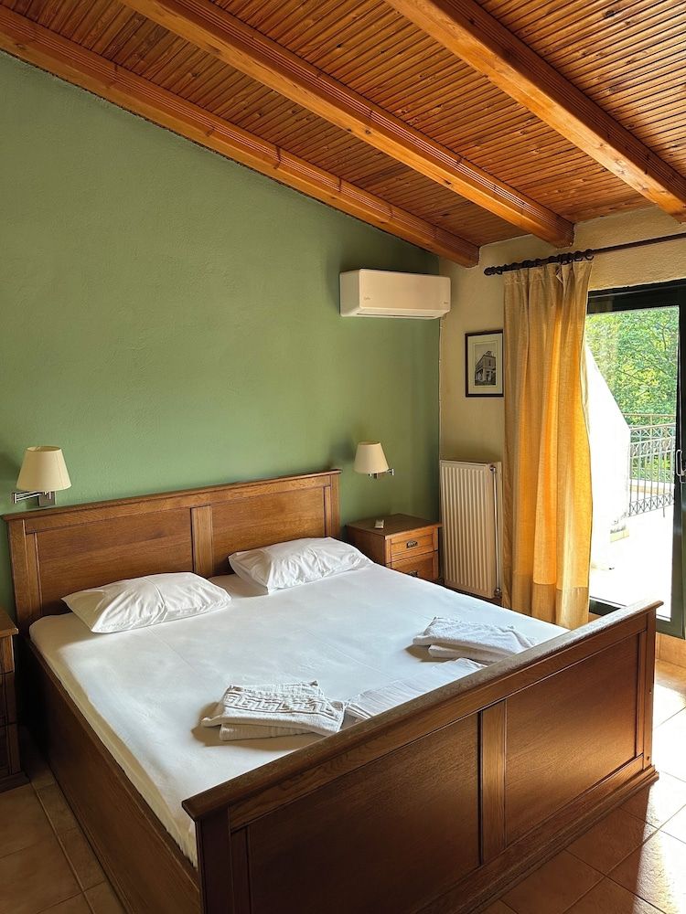 Economy Double Room, Balcony, Mountain View